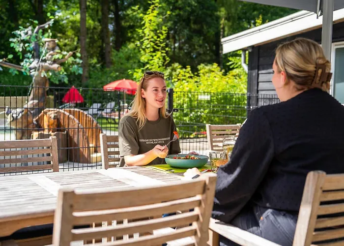 W Garden & Views 펜션 헨덜루